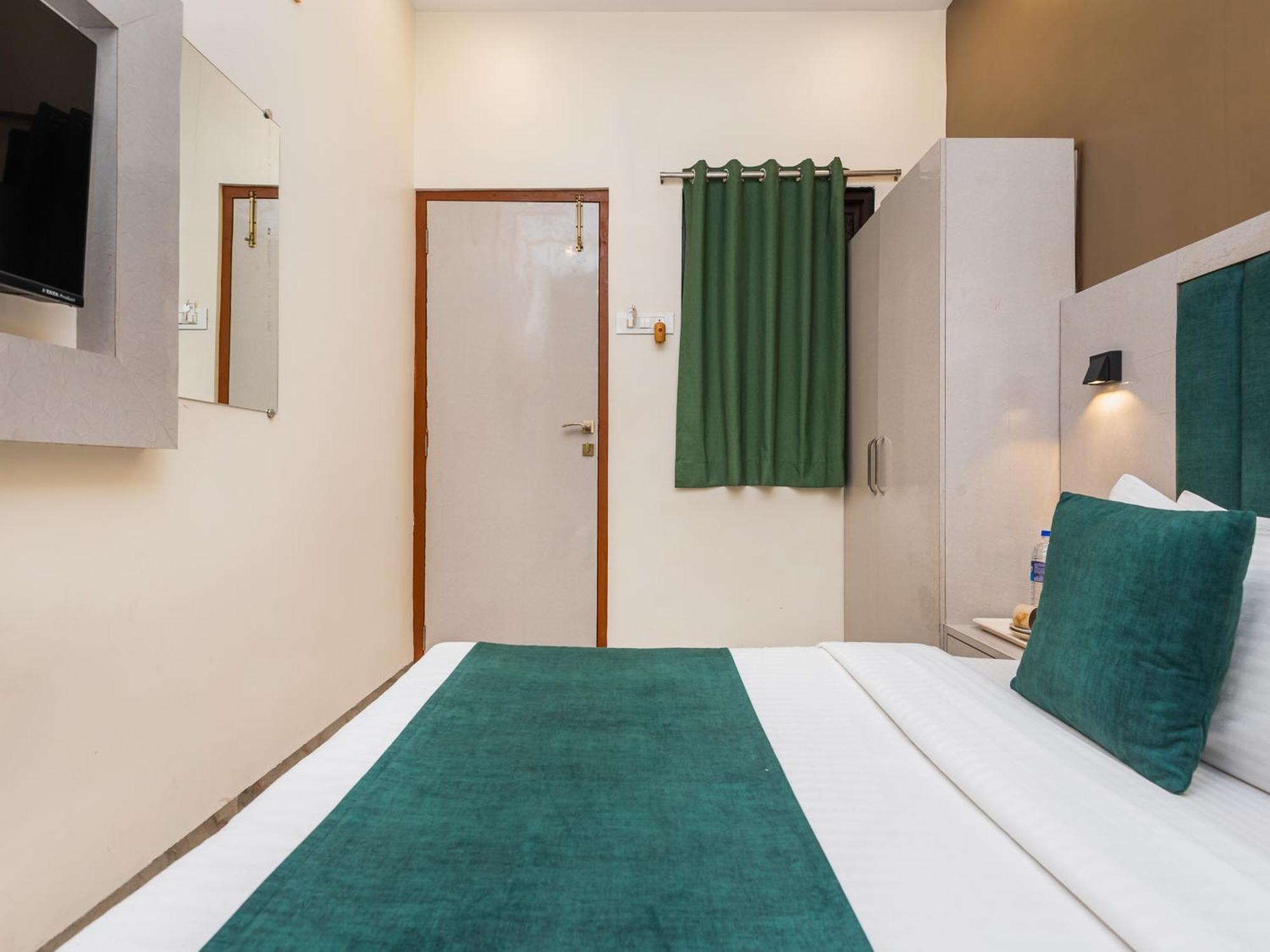 Hotel Priceless Suite Bombay Exhibition Centre Goregaon West מומביי מראה חיצוני תמונה