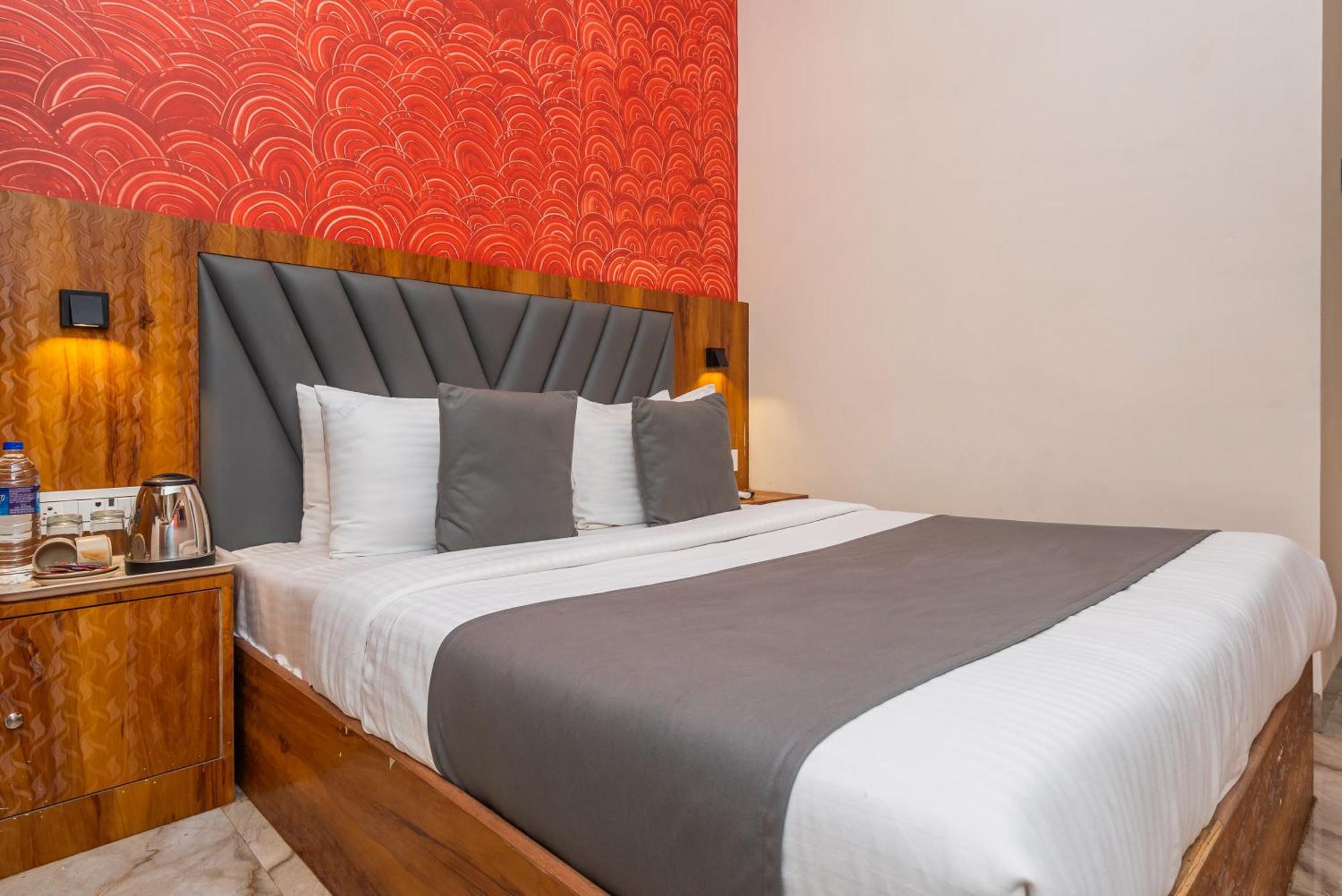 Hotel Priceless Suite Bombay Exhibition Centre Goregaon West מומביי מראה חיצוני תמונה