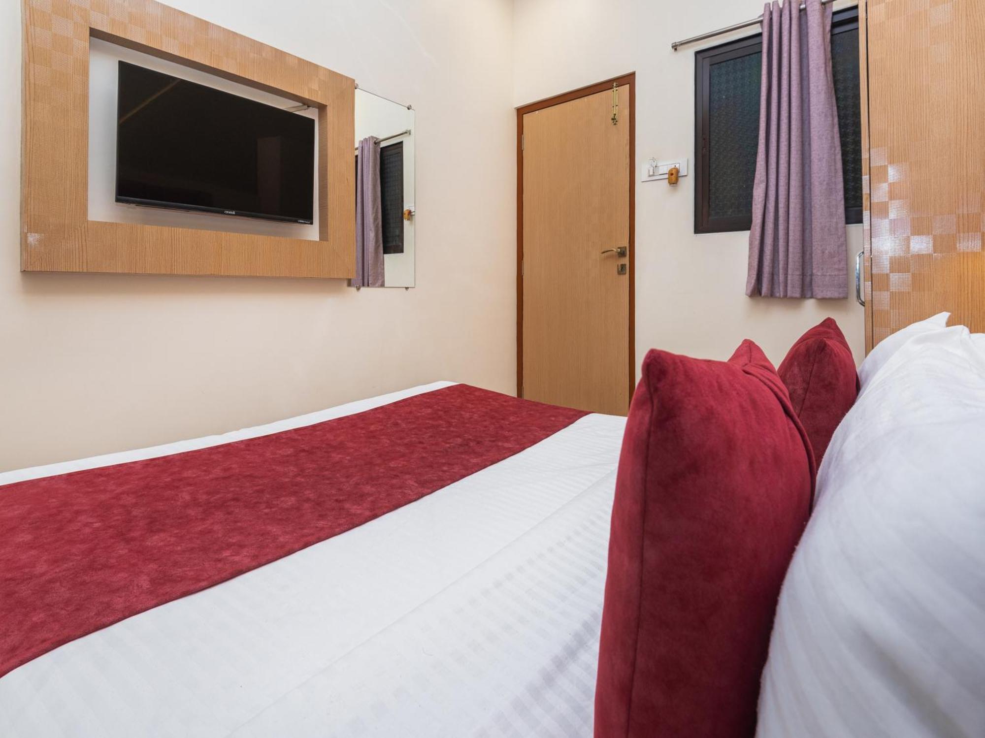 Hotel Priceless Suite Bombay Exhibition Centre Goregaon West מומביי מראה חיצוני תמונה