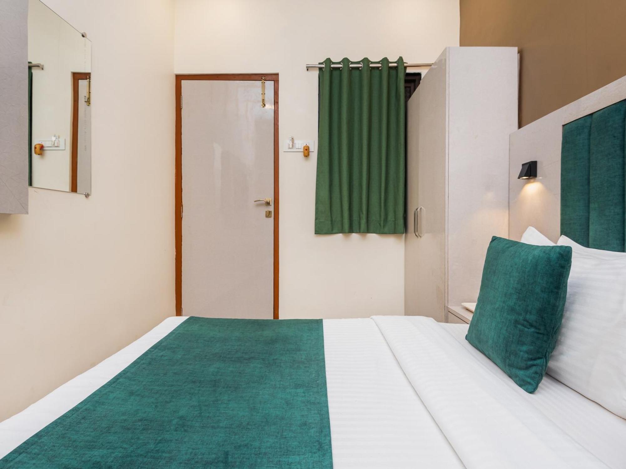 Hotel Priceless Suite Bombay Exhibition Centre Goregaon West מומביי מראה חיצוני תמונה