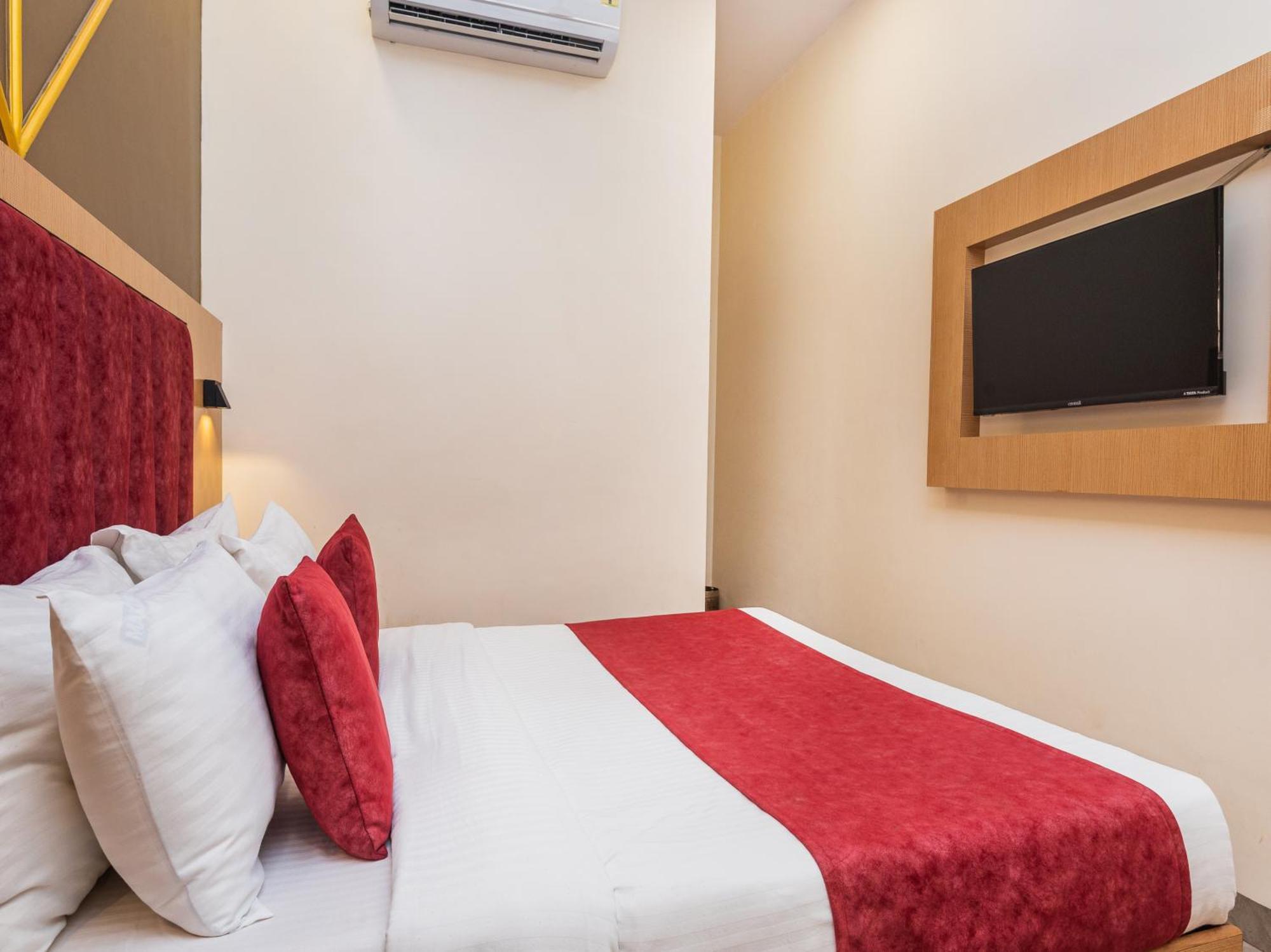 Hotel Priceless Suite Bombay Exhibition Centre Goregaon West מומביי מראה חיצוני תמונה