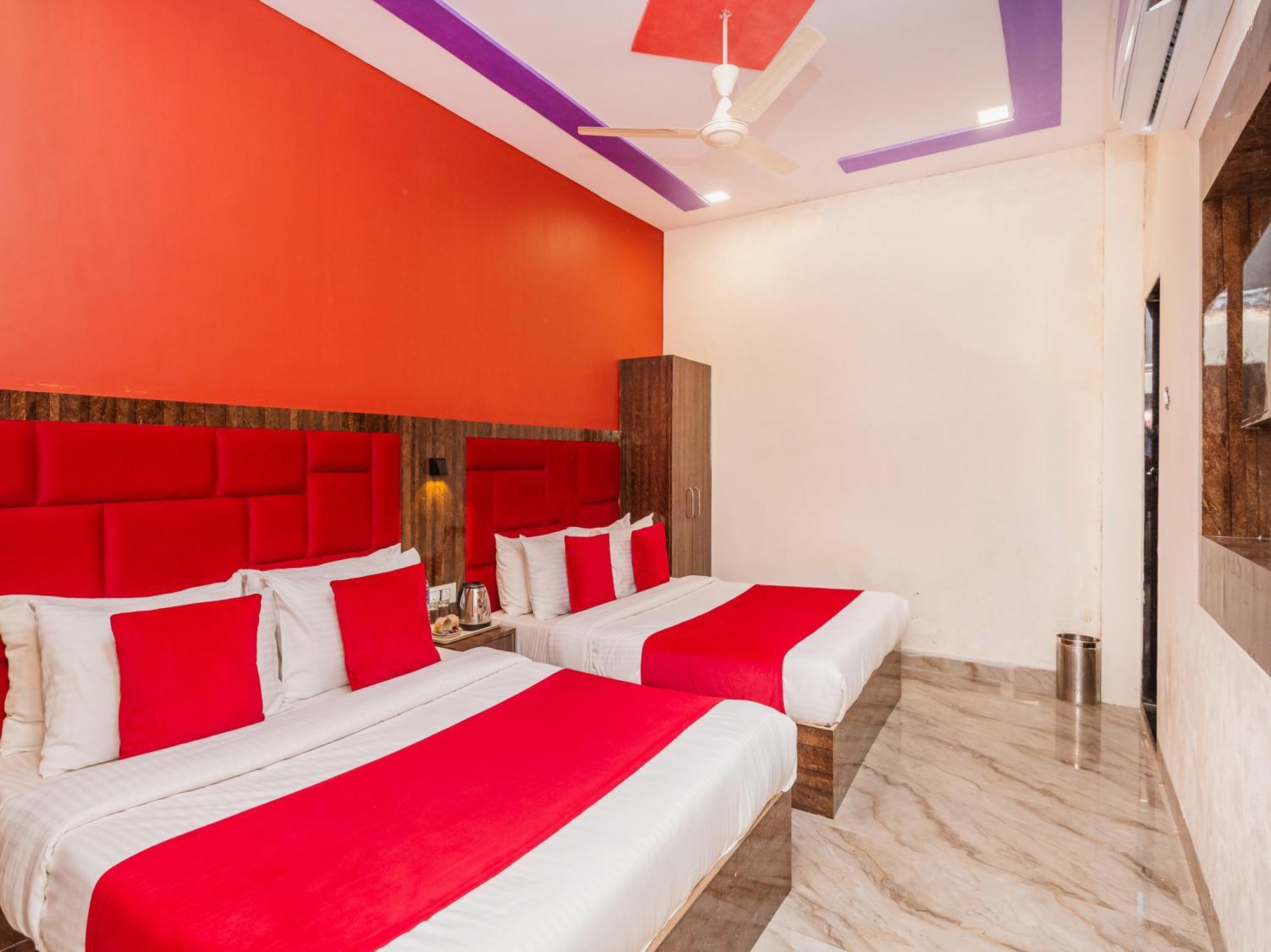 Hotel Priceless Suite Bombay Exhibition Centre Goregaon West מומביי מראה חיצוני תמונה
