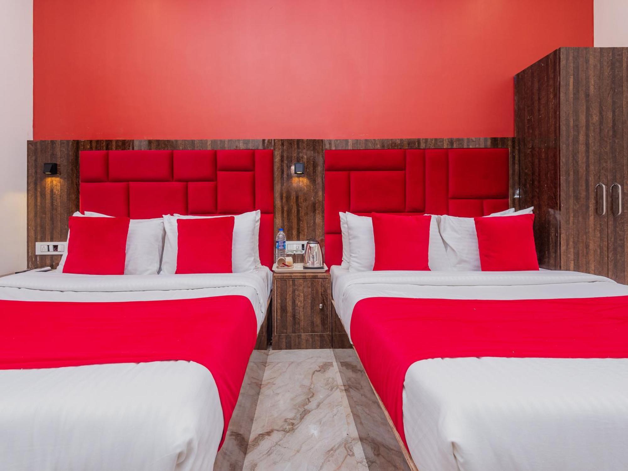 Hotel Priceless Suite Bombay Exhibition Centre Goregaon West מומביי מראה חיצוני תמונה