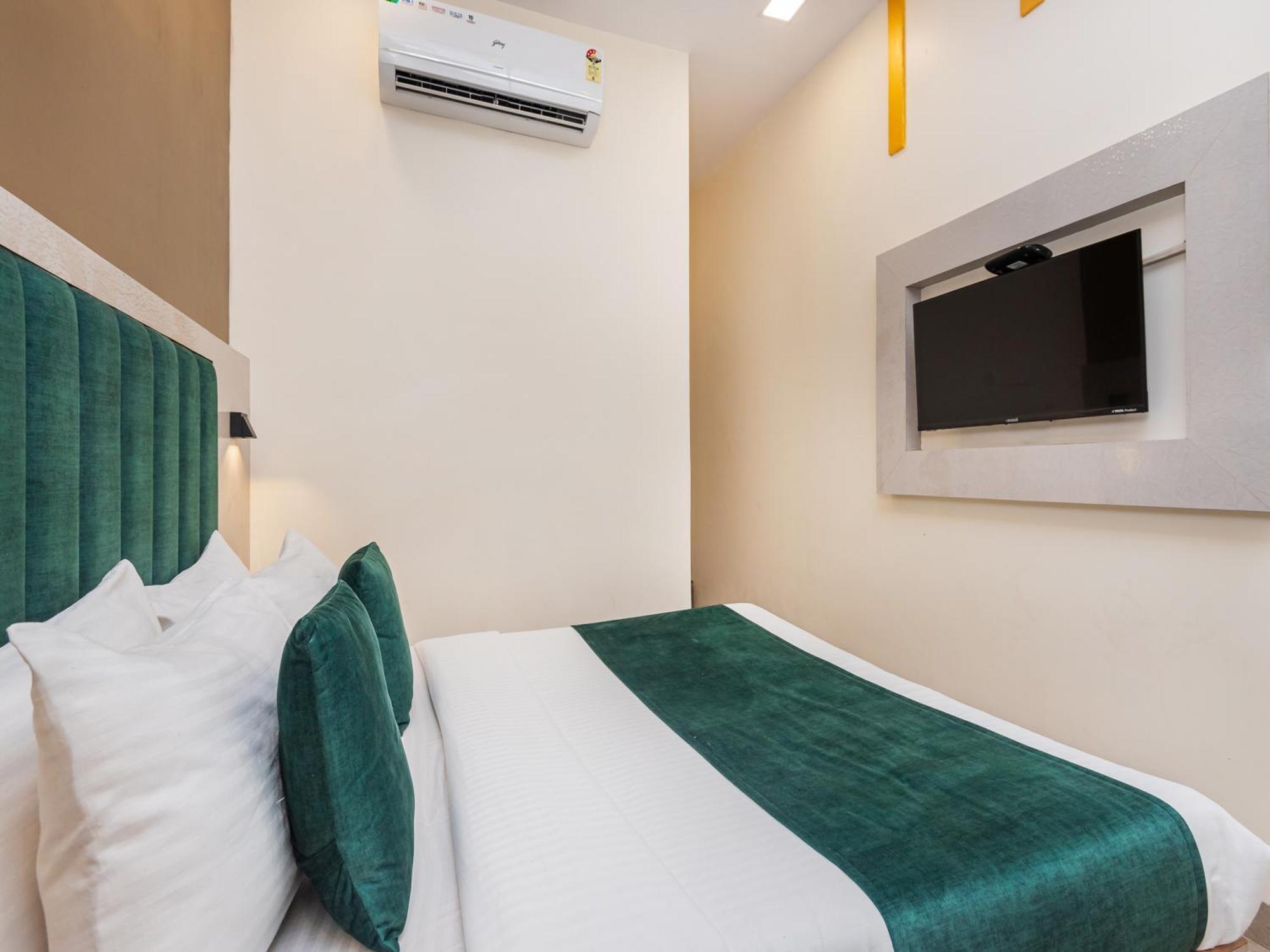 Hotel Priceless Suite Bombay Exhibition Centre Goregaon West מומביי מראה חיצוני תמונה